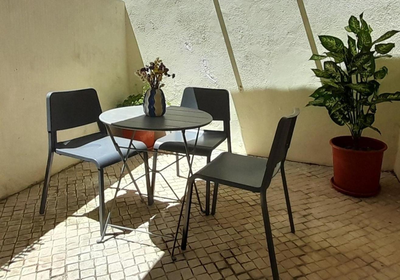 Charming Santos W/ Patio * Lisboa