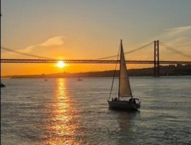 Apartment Charming Santos W/ Patio Lisbon
